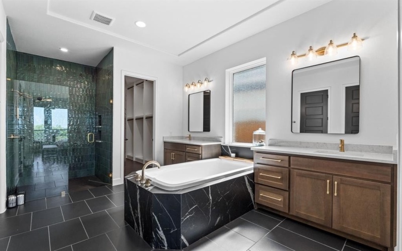 8736 Edgewater Drive, The Colony, TX 75056, 5 Habitaciones Habitaciones , ,6 BañosBaños,Residential,En Venta,8736 Edgewater Drive,0,21059933