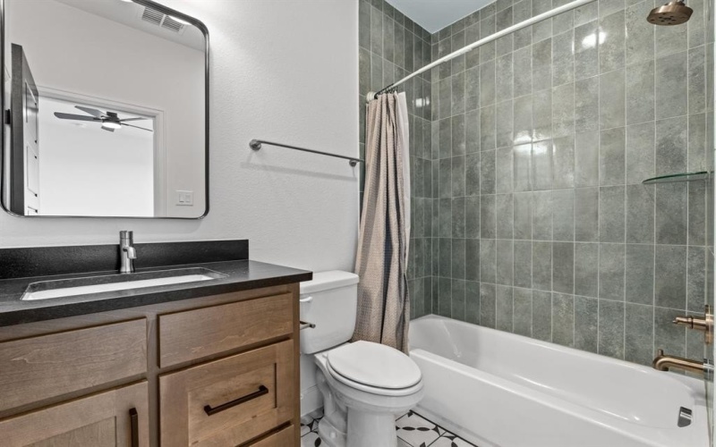 8736 Edgewater Drive, The Colony, TX 75056, 5 Habitaciones Habitaciones , ,6 BañosBaños,Residential,En Venta,8736 Edgewater Drive,0,21059933