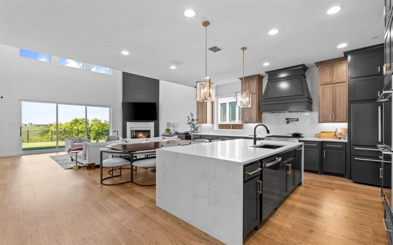 8736 Edgewater Drive, The Colony, TX 75056, 5 Habitaciones Habitaciones , ,6 BañosBaños,Residential,En Venta,8736 Edgewater Drive,0,21059933