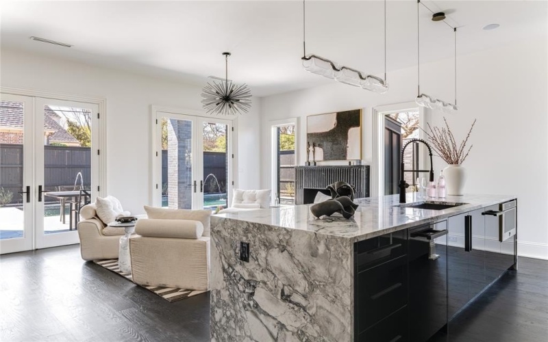 6404 Lakehurst Avenue, Dallas, TX 75230, 5 Bedrooms Bedrooms, ,6 BathroomsBathrooms,Residential,For Sale,6404 Lakehurst Avenue,0,21060236