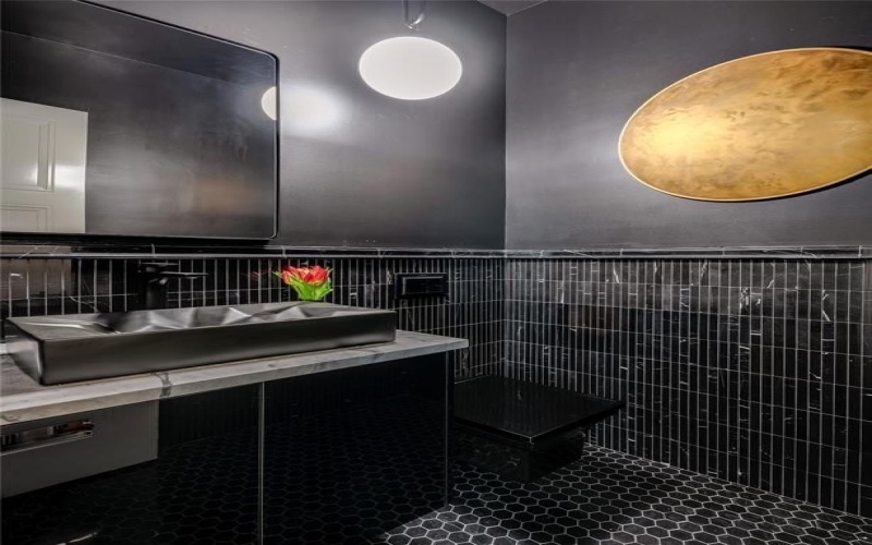 6404 Lakehurst Avenue, Dallas, TX 75230, 5 Bedrooms Bedrooms, ,6 BathroomsBathrooms,Residential,For Sale,6404 Lakehurst Avenue,0,21060236