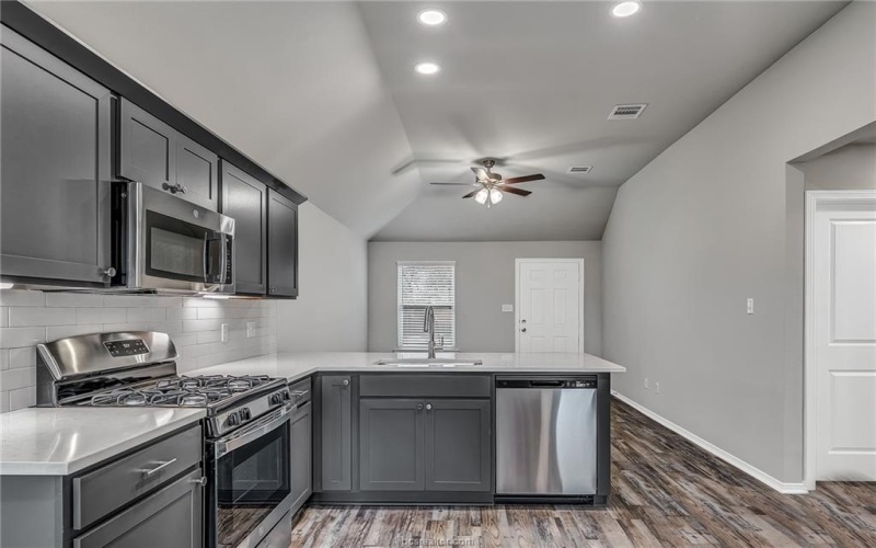 1231 High Street, Navasota, TX 77868, 3 Bedrooms Bedrooms, ,2 BathroomsBathrooms,Residential,For Sale,1231 High Street,0,25009894