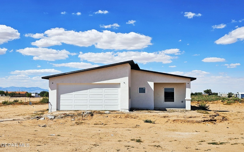1000 Sunrise Drive, Chaparral, NM 88081, 3 Bedrooms Bedrooms, ,2 BathroomsBathrooms,Residential,For Sale,1000 Sunrise Drive,0,919740