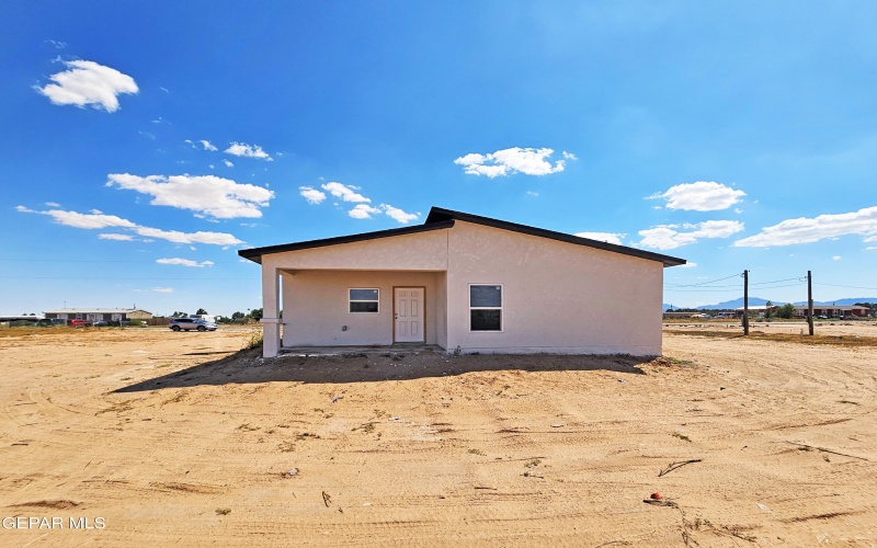 1000 Sunrise Drive, Chaparral, NM 88081, 3 Bedrooms Bedrooms, ,2 BathroomsBathrooms,Residential,For Sale,1000 Sunrise Drive,0,919740