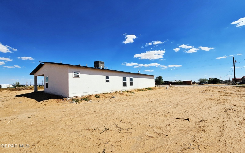 1000 Sunrise Drive, Chaparral, NM 88081, 3 Bedrooms Bedrooms, ,2 BathroomsBathrooms,Residential,For Sale,1000 Sunrise Drive,0,919740