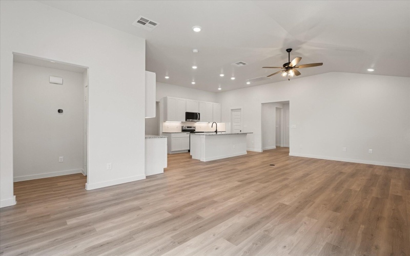 3010 140th Street, Lubbock, TX 79423, 4 Bedrooms Bedrooms, ,2 BathroomsBathrooms,Residential,For Sale,3010 140th Street,0,202560449