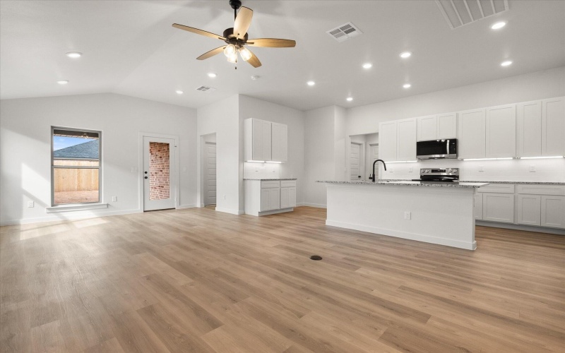 3018 140th Street, Lubbock, TX 79423, 4 Bedrooms Bedrooms, ,2 BathroomsBathrooms,Residential,For Sale,3018 140th Street,0,202560451