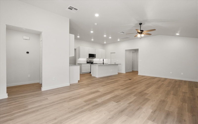 3018 140th Street, Lubbock, TX 79423, 4 Bedrooms Bedrooms, ,2 BathroomsBathrooms,Residential,For Sale,3018 140th Street,0,202560451