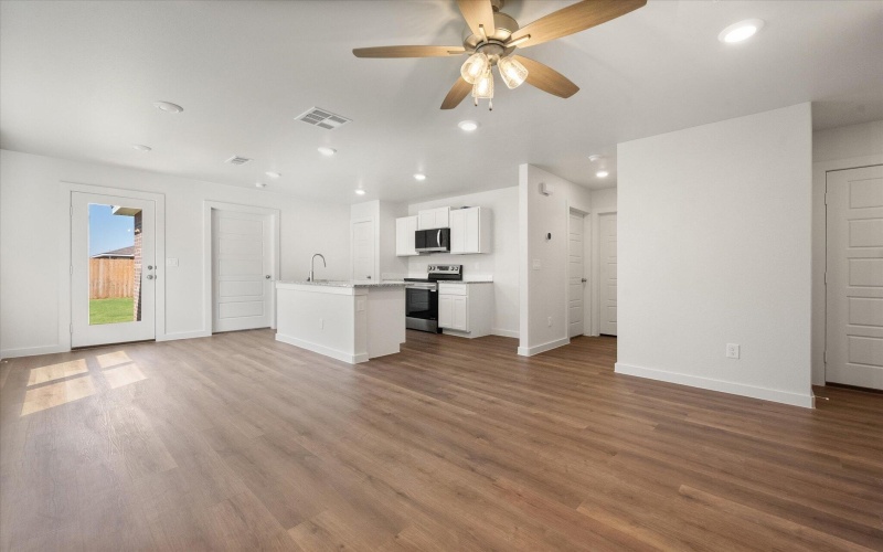 1615 N Clinton Avenue, Lubbock, TX 79416, 3 Bedrooms Bedrooms, ,2 BathroomsBathrooms,Residential,For Sale,1615 N Clinton Avenue,0,202560486