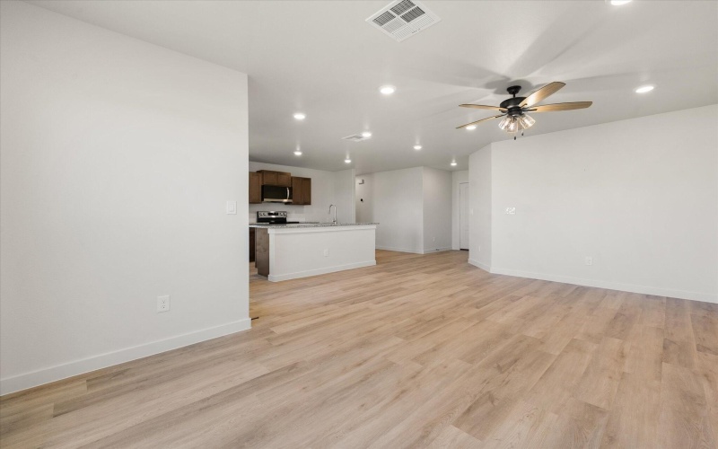 1613 N Clinton Avenue, Lubbock, TX 79416, 3 Habitaciones Habitaciones , ,2 BañosBaños,Residential,En Venta,1613 N Clinton Avenue,0,202560490