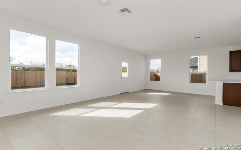 5218 BIG OAK RUN, Elmendorf, TX 78112, 4 Habitaciones Habitaciones , ,2 BañosBaños,Residential,En Venta,5218 BIG OAK RUN,0,1908041