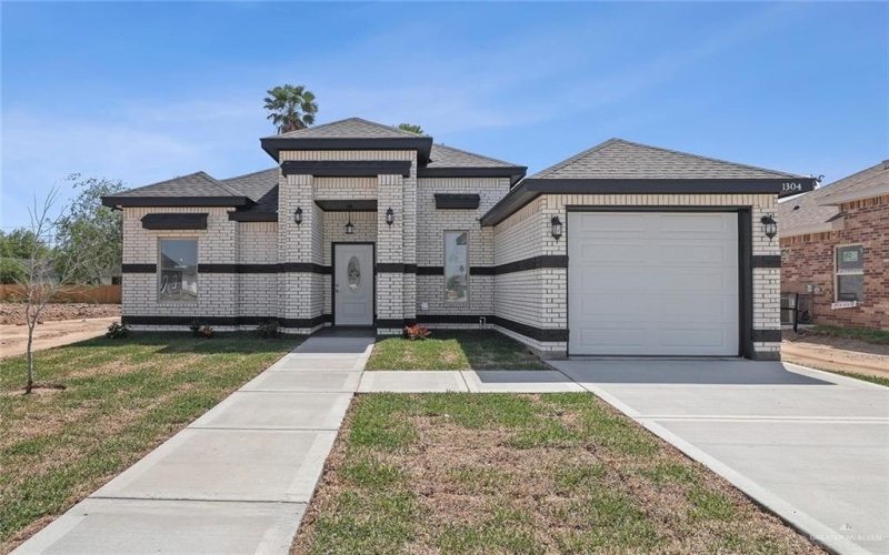 1304 E Acacia Drive, San Juan, TX 78589, 3 Bedrooms Bedrooms, ,2 BathroomsBathrooms,Residential,For Sale,1304 E Acacia Drive,0,481095