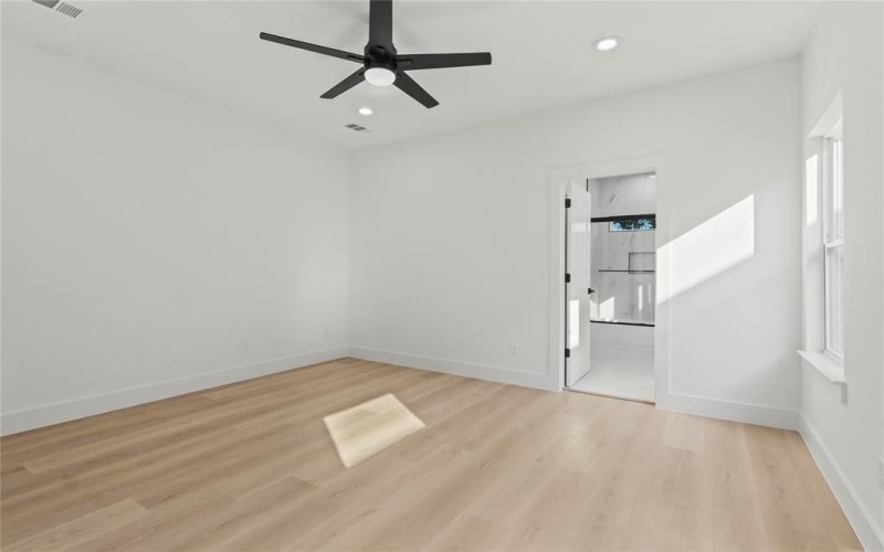 2406 Scott Street, Dallas, TX 75215, 4 Bedrooms Bedrooms, ,2 BathroomsBathrooms,Residential,For Sale,2406 Scott Street,0,21062087