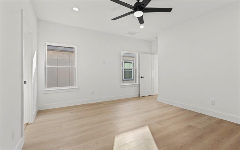 2406 Scott Street, Dallas, TX 75215, 4 Bedrooms Bedrooms, ,2 BathroomsBathrooms,Residential,For Sale,2406 Scott Street,0,21062087