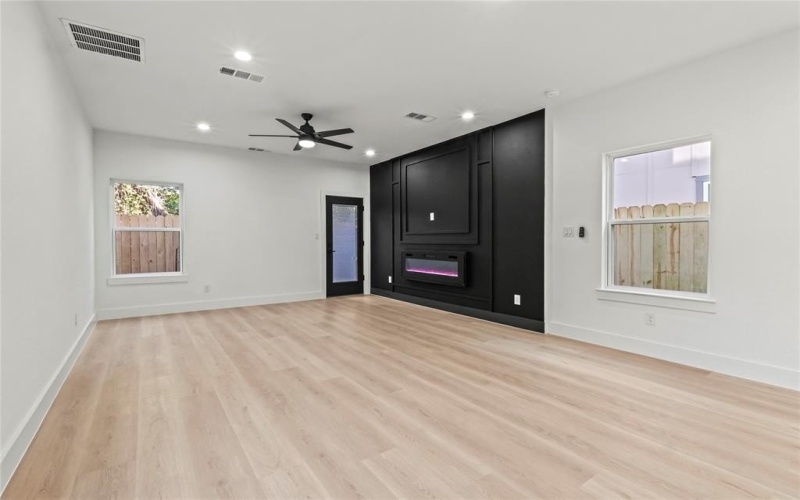 2406 Scott Street, Dallas, TX 75215, 4 Bedrooms Bedrooms, ,2 BathroomsBathrooms,Residential,For Sale,2406 Scott Street,0,21062087