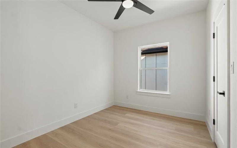 2404 Scott Street, Dallas, TX 75215, 4 Habitaciones Habitaciones , ,2 BañosBaños,Residential,En Venta,2404 Scott Street,0,21062130