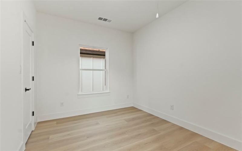 2404 Scott Street, Dallas, TX 75215, 4 Habitaciones Habitaciones , ,2 BañosBaños,Residential,En Venta,2404 Scott Street,0,21062130
