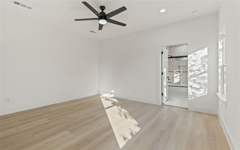2404 Scott Street, Dallas, TX 75215, 4 Habitaciones Habitaciones , ,2 BañosBaños,Residential,En Venta,2404 Scott Street,0,21062130
