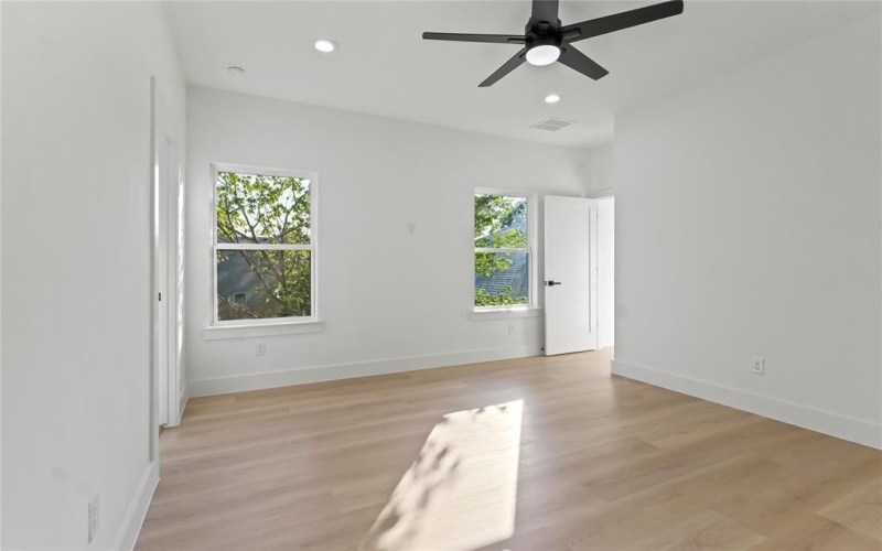 2404 Scott Street, Dallas, TX 75215, 4 Habitaciones Habitaciones , ,2 BañosBaños,Residential,En Venta,2404 Scott Street,0,21062130