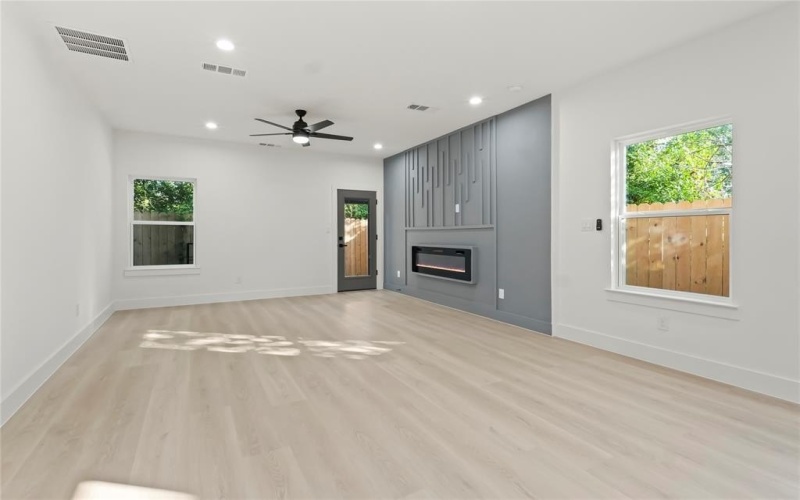 2404 Scott Street, Dallas, TX 75215, 4 Habitaciones Habitaciones , ,2 BañosBaños,Residential,En Venta,2404 Scott Street,0,21062130