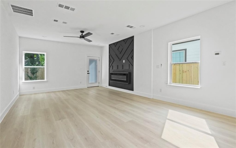 2912 Brigham Lane, Dallas, TX 75215, 4 Habitaciones Habitaciones , ,2 BañosBaños,Residential,En Venta,2912 Brigham Lane,0,21062214
