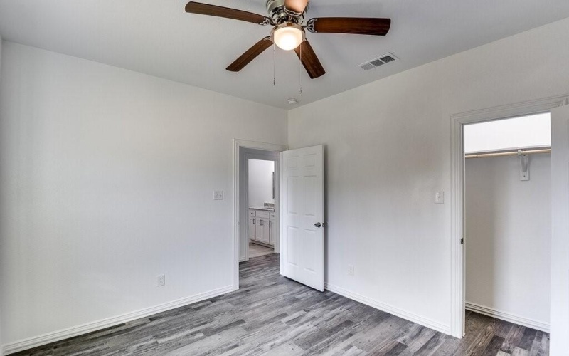 1830 Fernwood Avenue, Dallas, TX 75216, 4 Bedrooms Bedrooms, ,2 BathroomsBathrooms,Residential,For Sale,1830 Fernwood Avenue,0,21060241