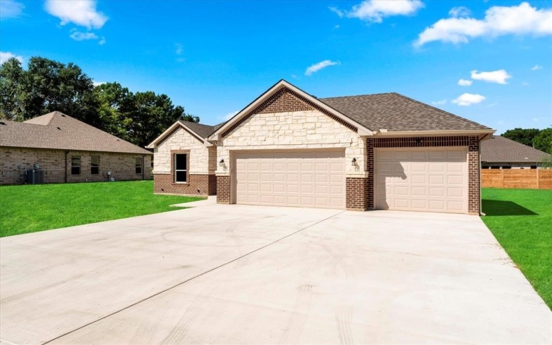 104 Deep Cove Drive, Trinidad, TX 75163, 4 Bedrooms Bedrooms, ,2 BathroomsBathrooms,Residential,For Sale,104 Deep Cove Drive,0,21061021