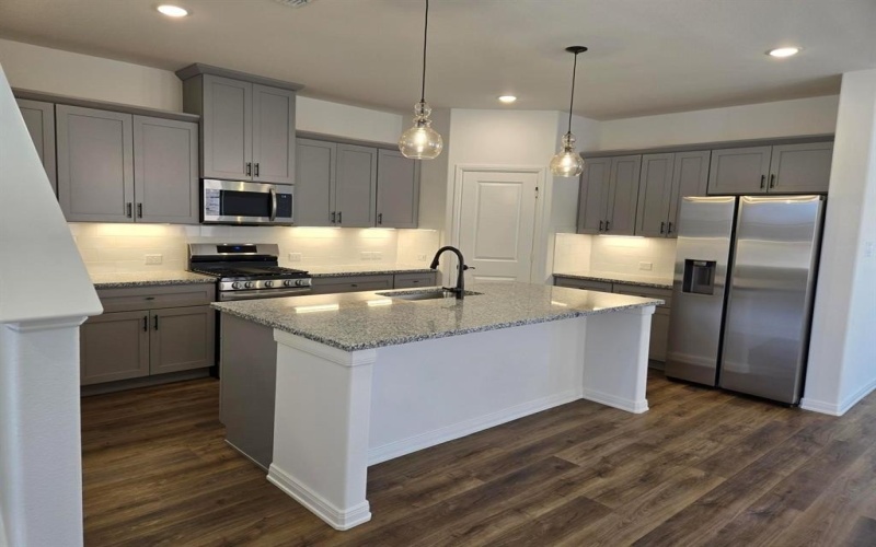 1944 Temple Hills, Van Alstyne, TX 75495, 4 Bedrooms Bedrooms, ,5 BathroomsBathrooms,Residential,For Sale,1944 Temple Hills,0,21061296