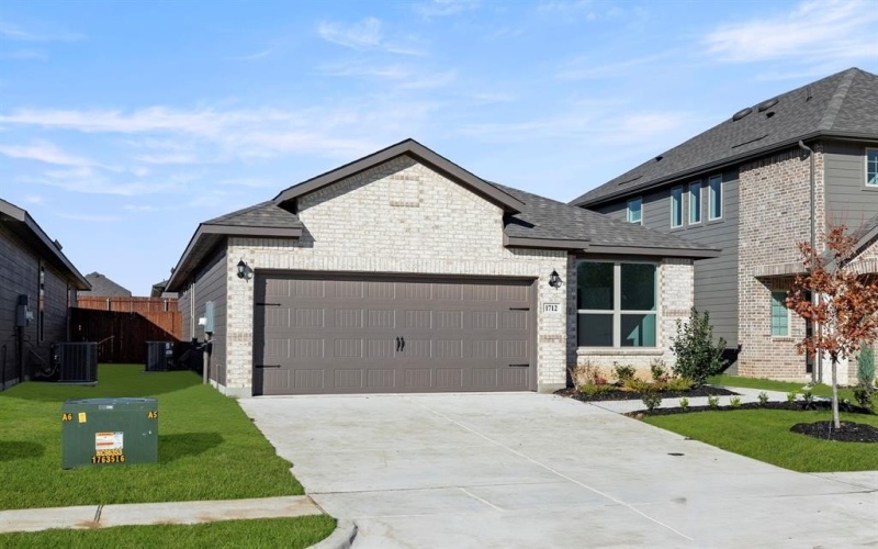 1712 Elle Lane, Aubrey, TX 76227, 3 Bedrooms Bedrooms, ,2 BathroomsBathrooms,Residential,For Sale,1712 Elle Lane,0,21061300