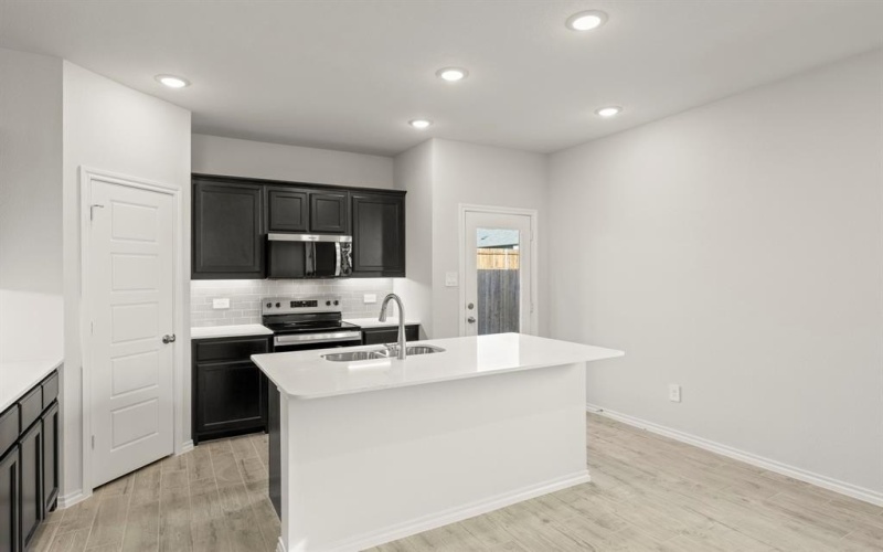 1712 Elle Lane, Aubrey, TX 76227, 3 Bedrooms Bedrooms, ,2 BathroomsBathrooms,Residential,For Sale,1712 Elle Lane,0,21061300