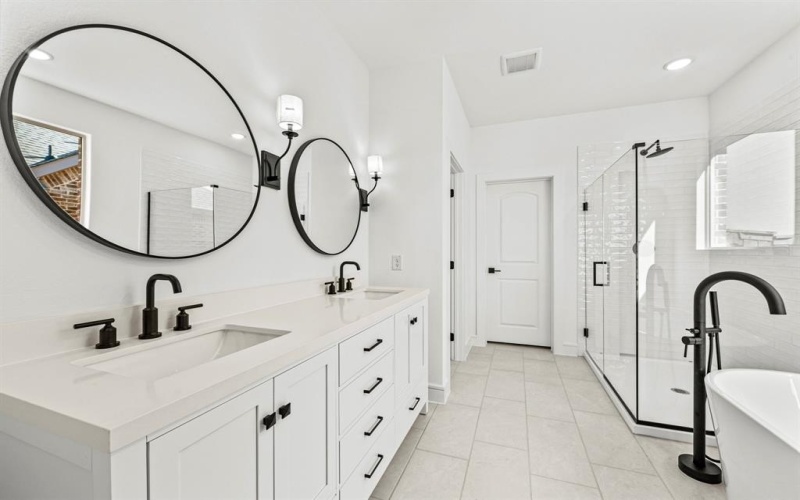 2004 Roaring Fork Drive, Royse City, TX 75189, 4 Bedrooms Bedrooms, ,5 BathroomsBathrooms,Residential,For Sale,2004 Roaring Fork Drive,0,21061333
