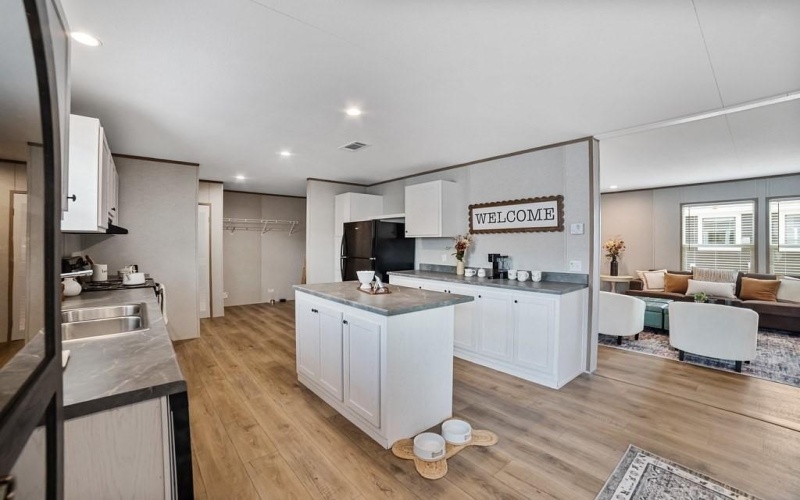 102 Shady Springs Drive, Runaway Bay, TX 76426, 5 Bedrooms Bedrooms, ,3 BathroomsBathrooms,Residential,For Sale,102 Shady Springs Drive,0,21061406