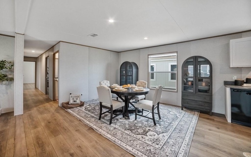 102 Shady Springs Drive, Runaway Bay, TX 76426, 5 Bedrooms Bedrooms, ,3 BathroomsBathrooms,Residential,For Sale,102 Shady Springs Drive,0,21061406