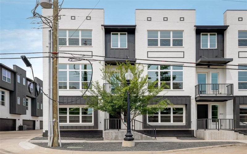 13325 Bee Street #302, Farmers Branch, TX 75234, 3 Habitaciones Habitaciones , ,3 BañosBaños,Residential,En Venta,13325 Bee Street,0,21061569