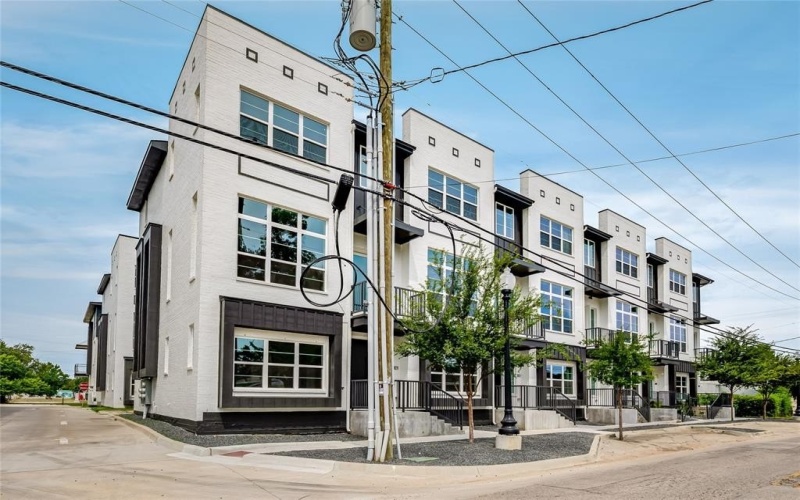 13325 Bee Street #302, Farmers Branch, TX 75234, 3 Habitaciones Habitaciones , ,3 BañosBaños,Residential,En Venta,13325 Bee Street,0,21061569