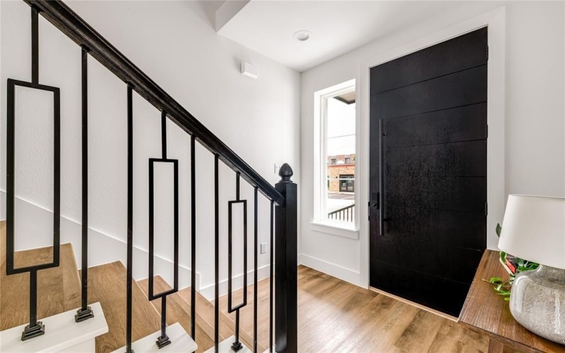 13325 Bee Street #302, Farmers Branch, TX 75234, 3 Habitaciones Habitaciones , ,3 BañosBaños,Residential,En Venta,13325 Bee Street,0,21061569