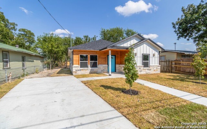 2637 Quintana, San Antonio, TX 78211, 3 Bedrooms Bedrooms, ,2 BathroomsBathrooms,Residential,For Sale,2637 Quintana,0,1908265