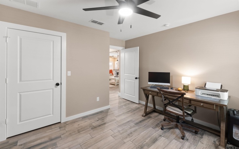 16210 Crossing Circle, Lindale, TX 75771, 3 Bedrooms Bedrooms, ,2 BathroomsBathrooms,Residential,For Sale,16210 Crossing Circle,0,25013958