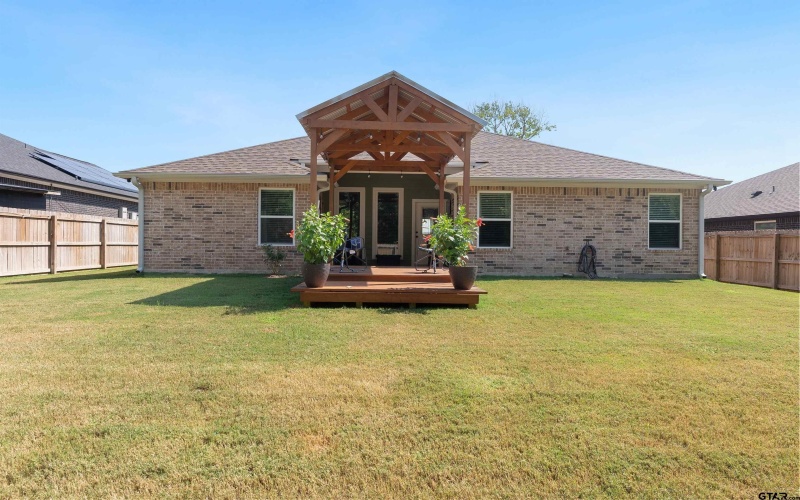 16210 Crossing Circle, Lindale, TX 75771, 3 Bedrooms Bedrooms, ,2 BathroomsBathrooms,Residential,For Sale,16210 Crossing Circle,0,25013958
