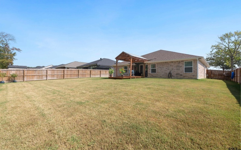 16210 Crossing Circle, Lindale, TX 75771, 3 Bedrooms Bedrooms, ,2 BathroomsBathrooms,Residential,For Sale,16210 Crossing Circle,0,25013958