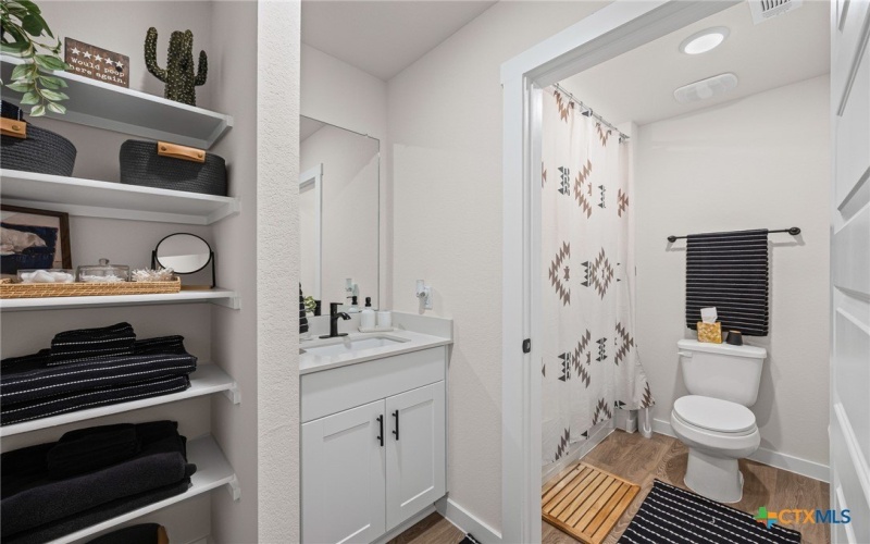 600 Davis Mountain Drive, Lockhart, TX 78644, 4 Habitaciones Habitaciones , ,2 BañosBaños,Residential,En Venta,600 Davis Mountain Drive,0,592982