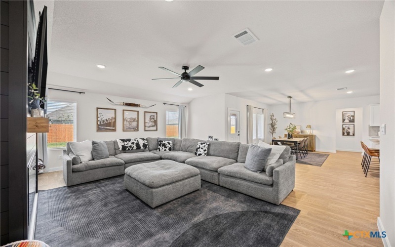 600 Davis Mountain Drive, Lockhart, TX 78644, 4 Habitaciones Habitaciones , ,2 BañosBaños,Residential,En Venta,600 Davis Mountain Drive,0,592982