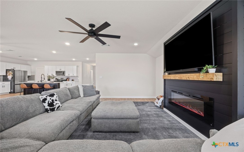 600 Davis Mountain Drive, Lockhart, TX 78644, 4 Habitaciones Habitaciones , ,2 BañosBaños,Residential,En Venta,600 Davis Mountain Drive,0,592982