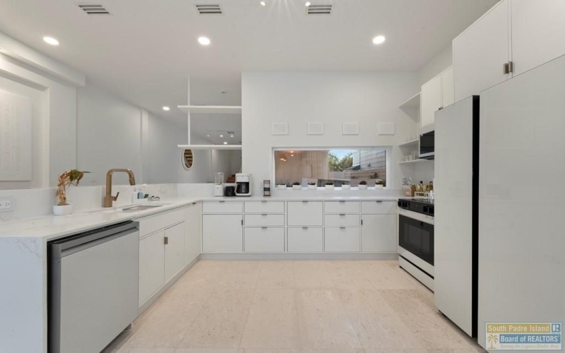 206A Acapulco St. #Sabi, South Padre Island, TX 78597, 6 Bedrooms Bedrooms, ,6 BathroomsBathrooms,Residential,For Sale,206A Acapulco St.,0,104297