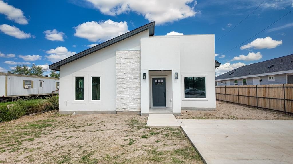 213 Dub Dr, Eagle Pass, TX 78852, 3 Bedrooms Bedrooms, ,2 BathroomsBathrooms,Residential,For Sale,213 Dub Dr,0,81671