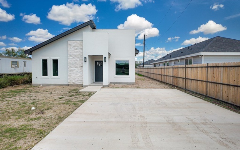 213 Dub Dr, Eagle Pass, TX 78852, 3 Bedrooms Bedrooms, ,2 BathroomsBathrooms,Residential,For Sale,213 Dub Dr,0,81671