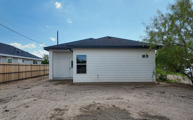 213 Dub Dr, Eagle Pass, TX 78852, 3 Bedrooms Bedrooms, ,2 BathroomsBathrooms,Residential,For Sale,213 Dub Dr,0,81671