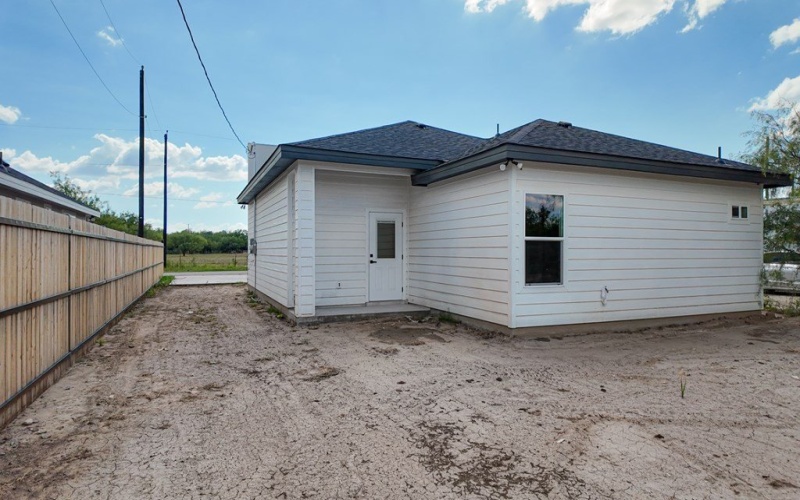 213 Dub Dr, Eagle Pass, TX 78852, 3 Bedrooms Bedrooms, ,2 BathroomsBathrooms,Residential,For Sale,213 Dub Dr,0,81671