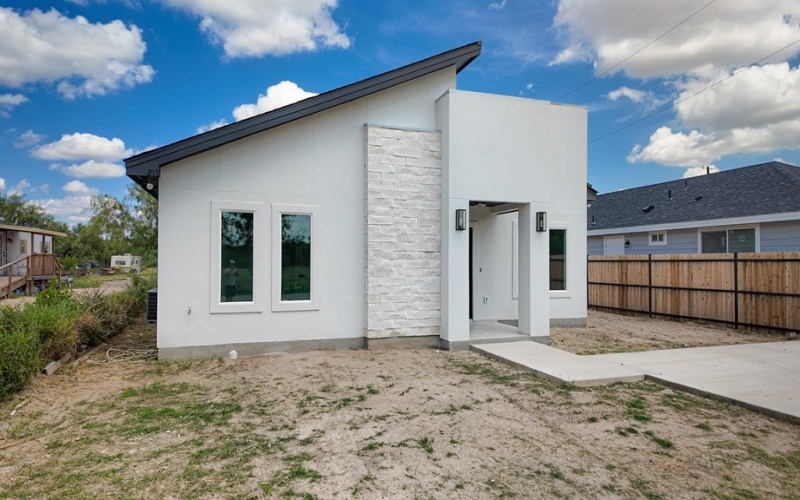 213 Dub Dr, Eagle Pass, TX 78852, 3 Bedrooms Bedrooms, ,2 BathroomsBathrooms,Residential,For Sale,213 Dub Dr,0,81671