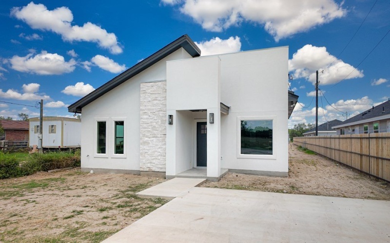 213 Dub Dr, Eagle Pass, TX 78852, 3 Bedrooms Bedrooms, ,2 BathroomsBathrooms,Residential,For Sale,213 Dub Dr,0,81671